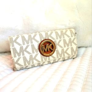 🩷Michael Kors Logo Wallet